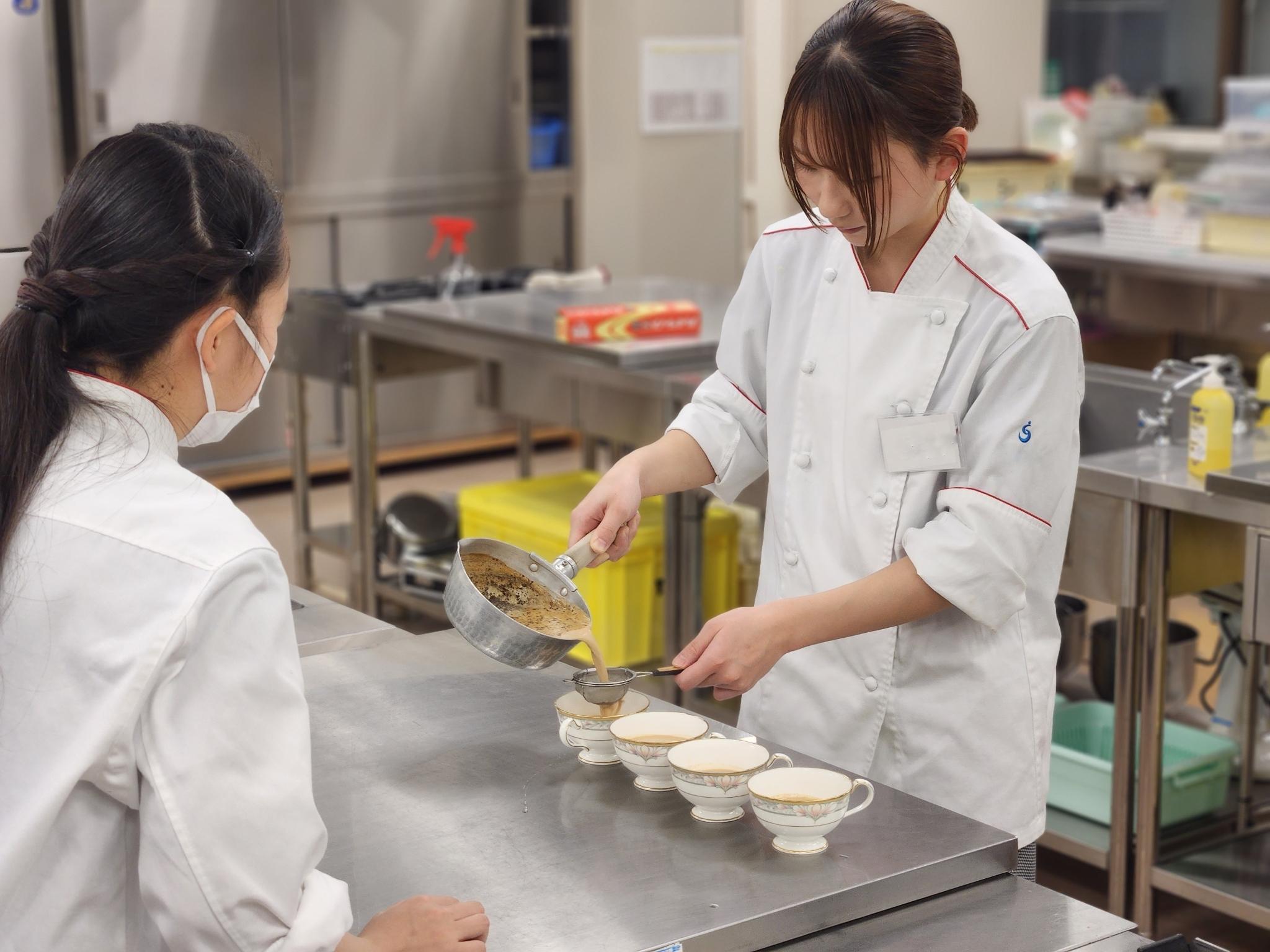 【授業紹介】基礎原料学　～紅茶～