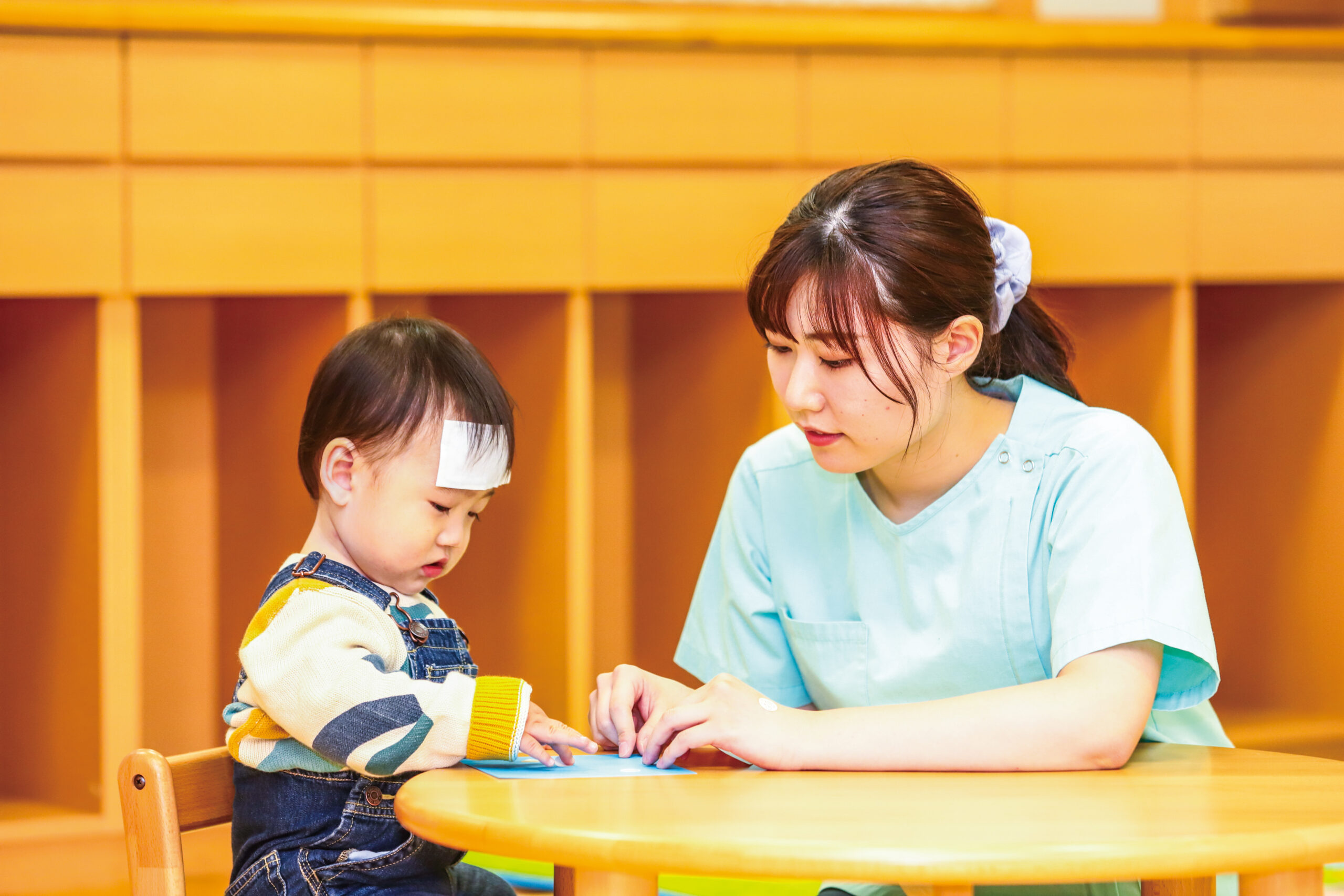 卒業生紹介（42）保育所や幼稚園のほかにも、保育者が活躍できる場所はたくさんある！