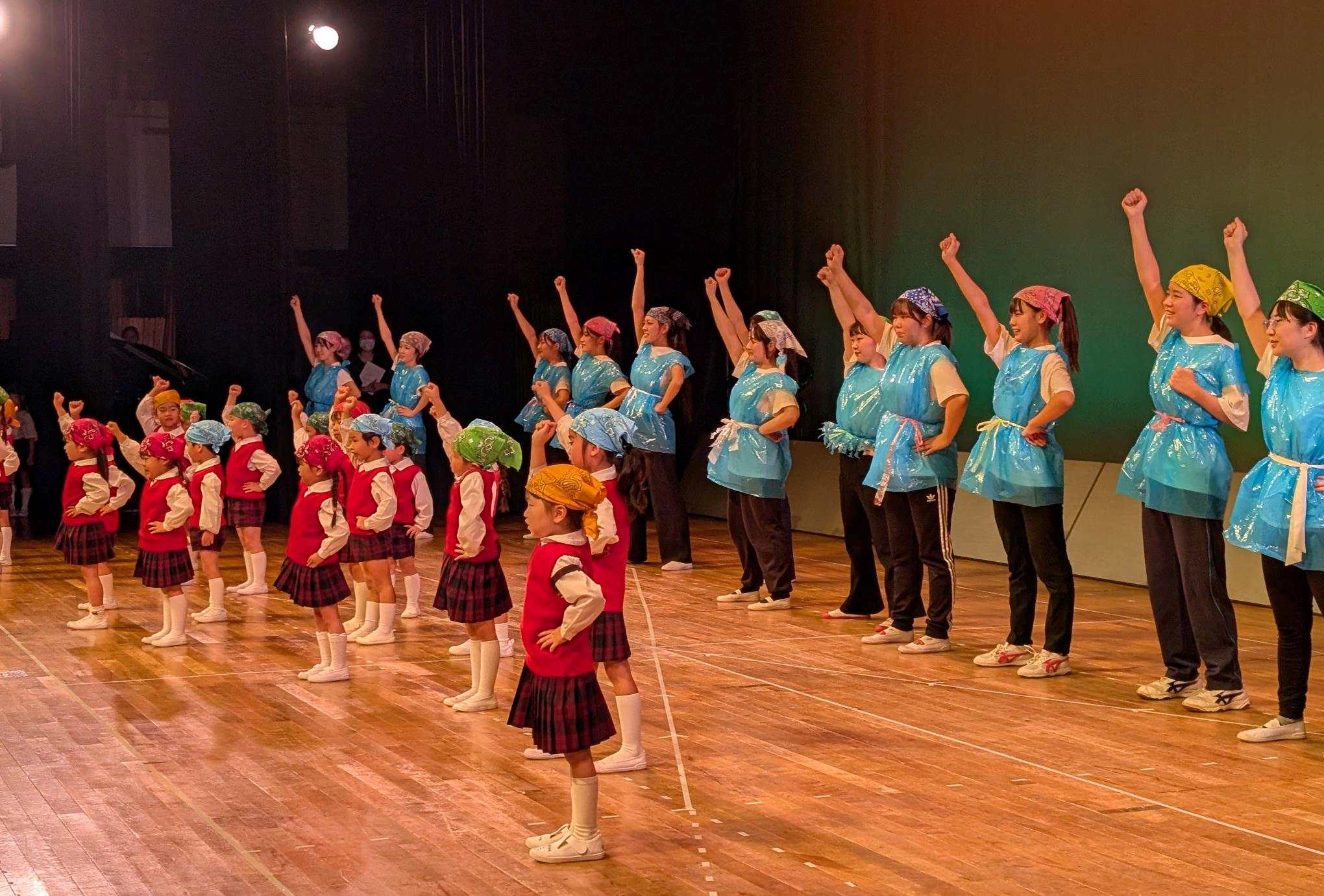 Let’s dance! ・・・聖徳祭で園児さんたちと一緒に踊りました♡