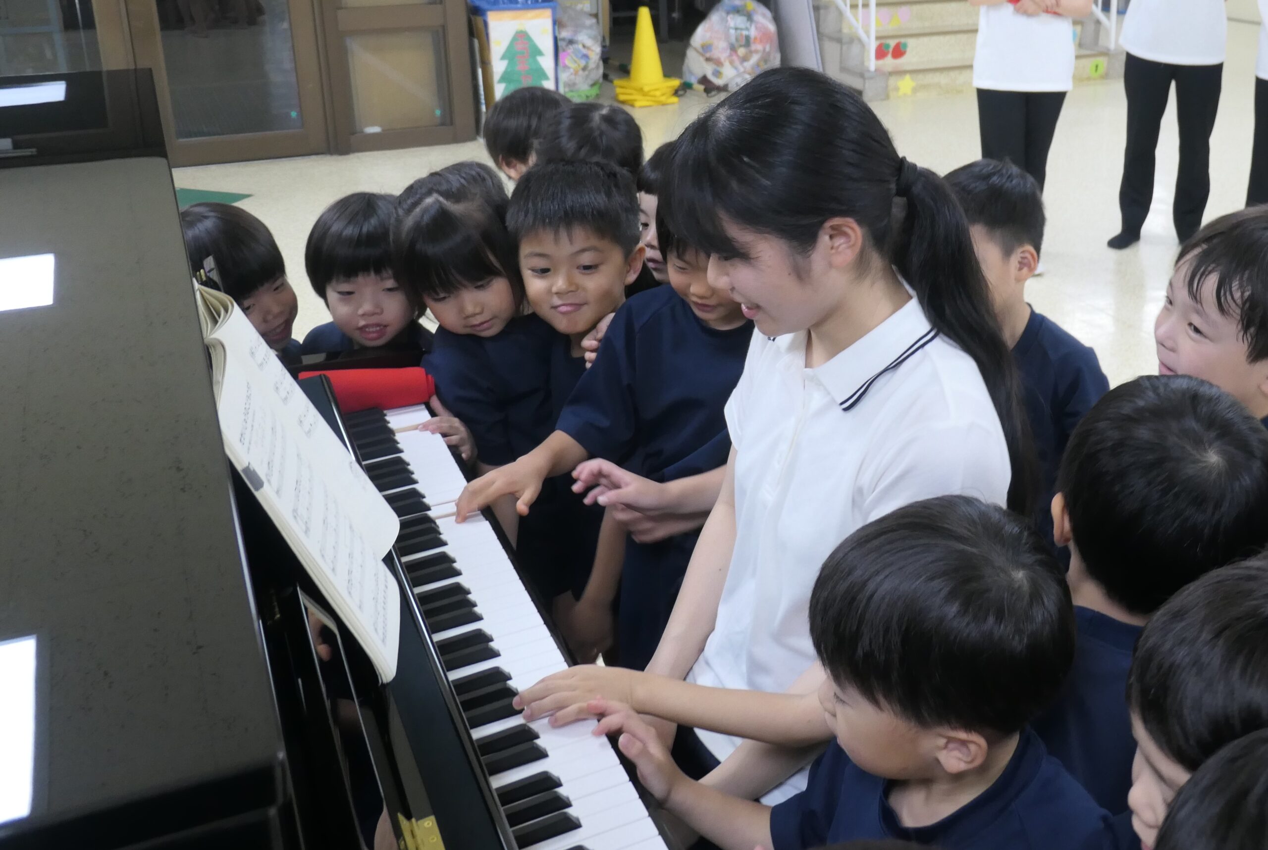 附属幼稚園にピアノがやってきました！！