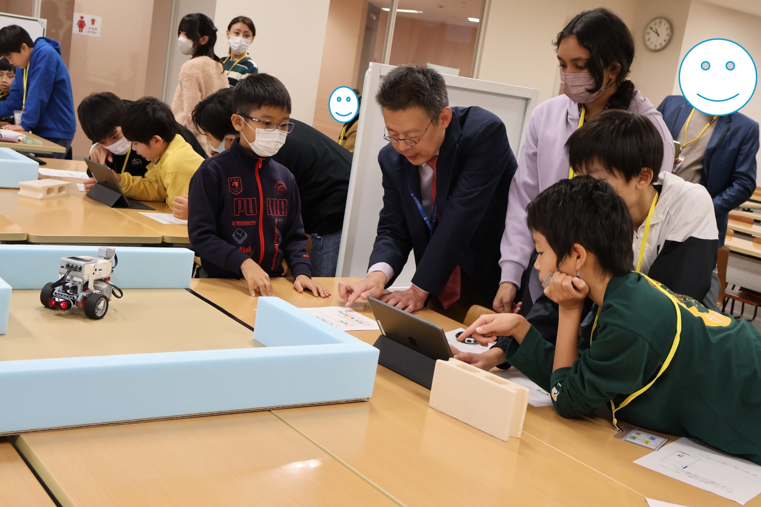 子ども達が大学に来てプログラミングの授業体験をしました！