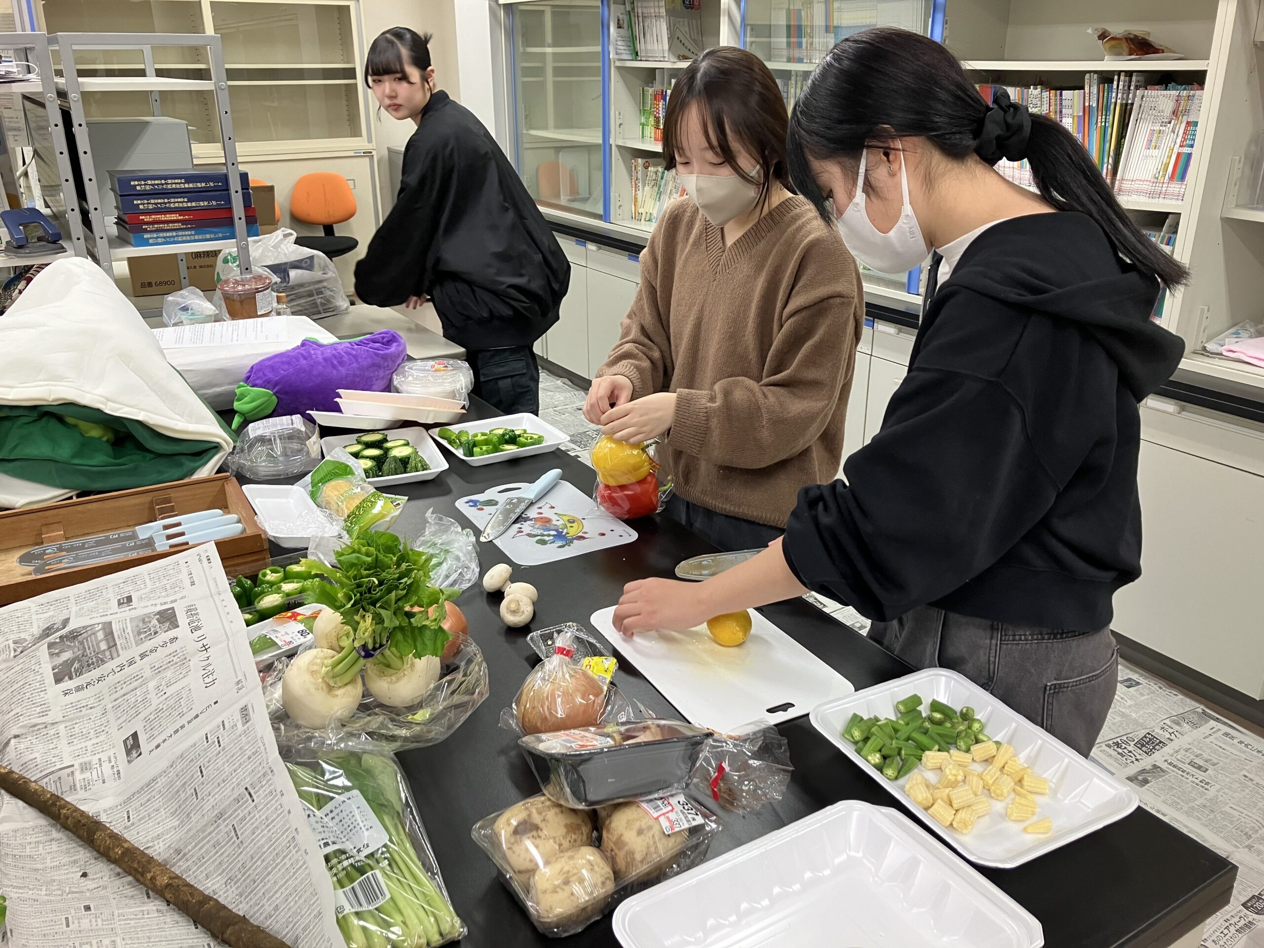 明日は聖徳祭！人間栄養学部企画準備中！