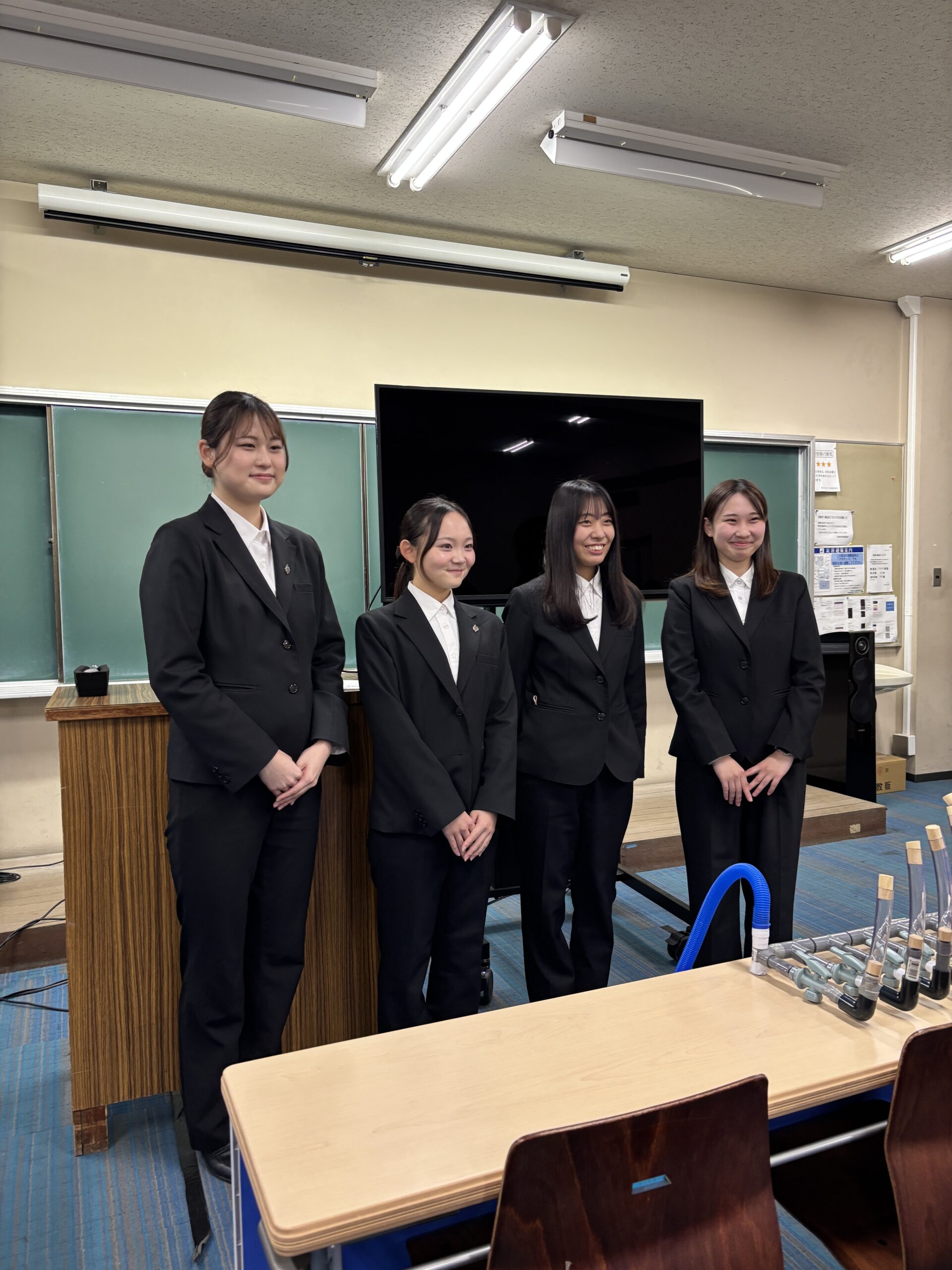 卒業研究（カテゴリーIII）の発表会が行われました