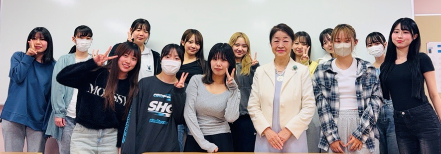 ゼミ紹介『「子どもの虐待」を多角的に探究』